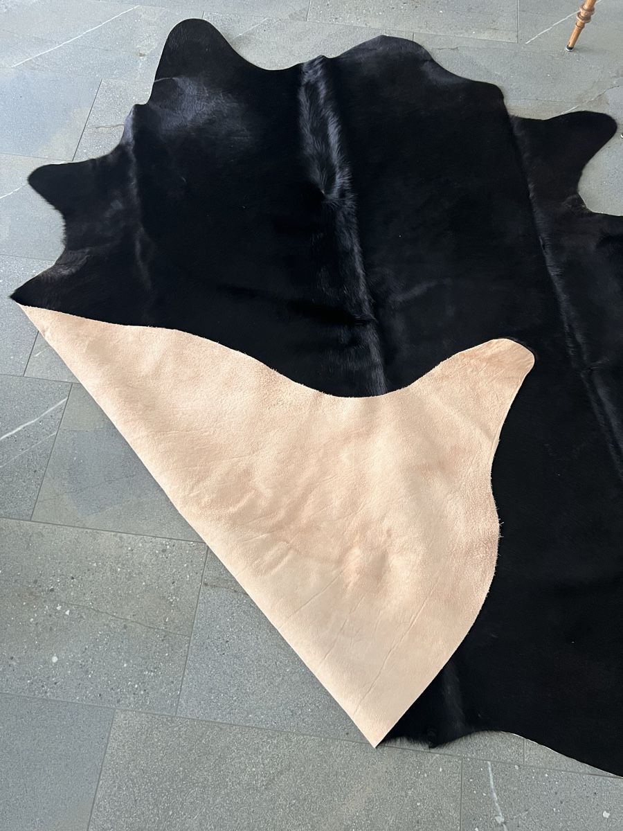 Tapis: Echtes Rindsfell schwarz Teppich  – D'occasion à Ostermundigen par Malediva 3