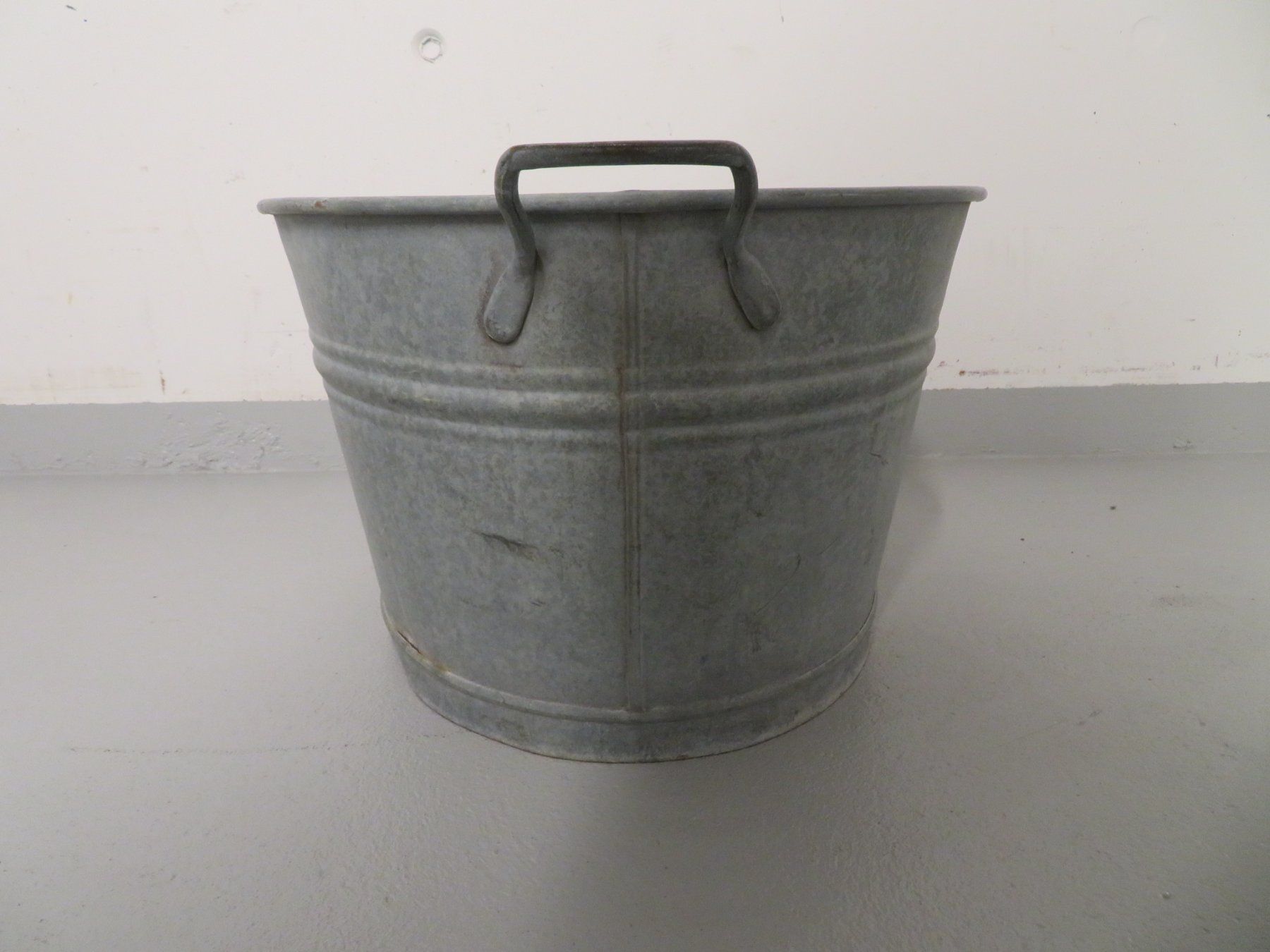 Altre Decorazioni per giardino: Mittelgrosse Zinkwanne 65 Liter – Usato da Reinach BL venduto da WBZ-Flohmarkt 1