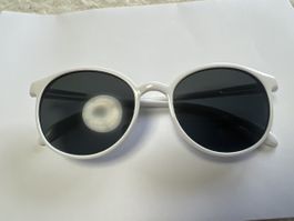 Lunettes de soleil blanches!