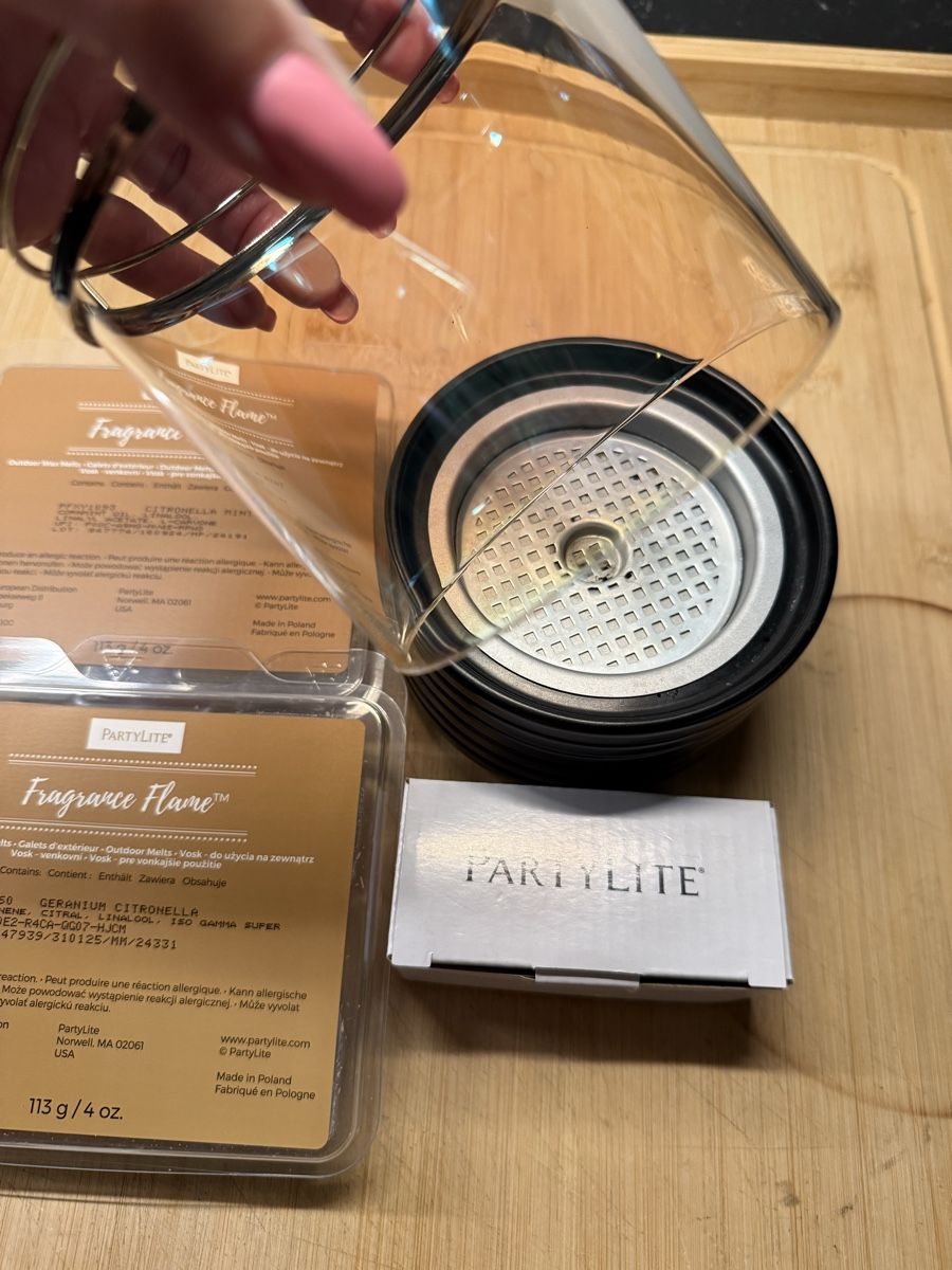 Partylite Candele: PartyLite Mini Fragrance Flame Diffuseur Parfumé Verre Noir  – Nuovo (secondo la descrizione) da Lausanne venduto da Doudoutze 4