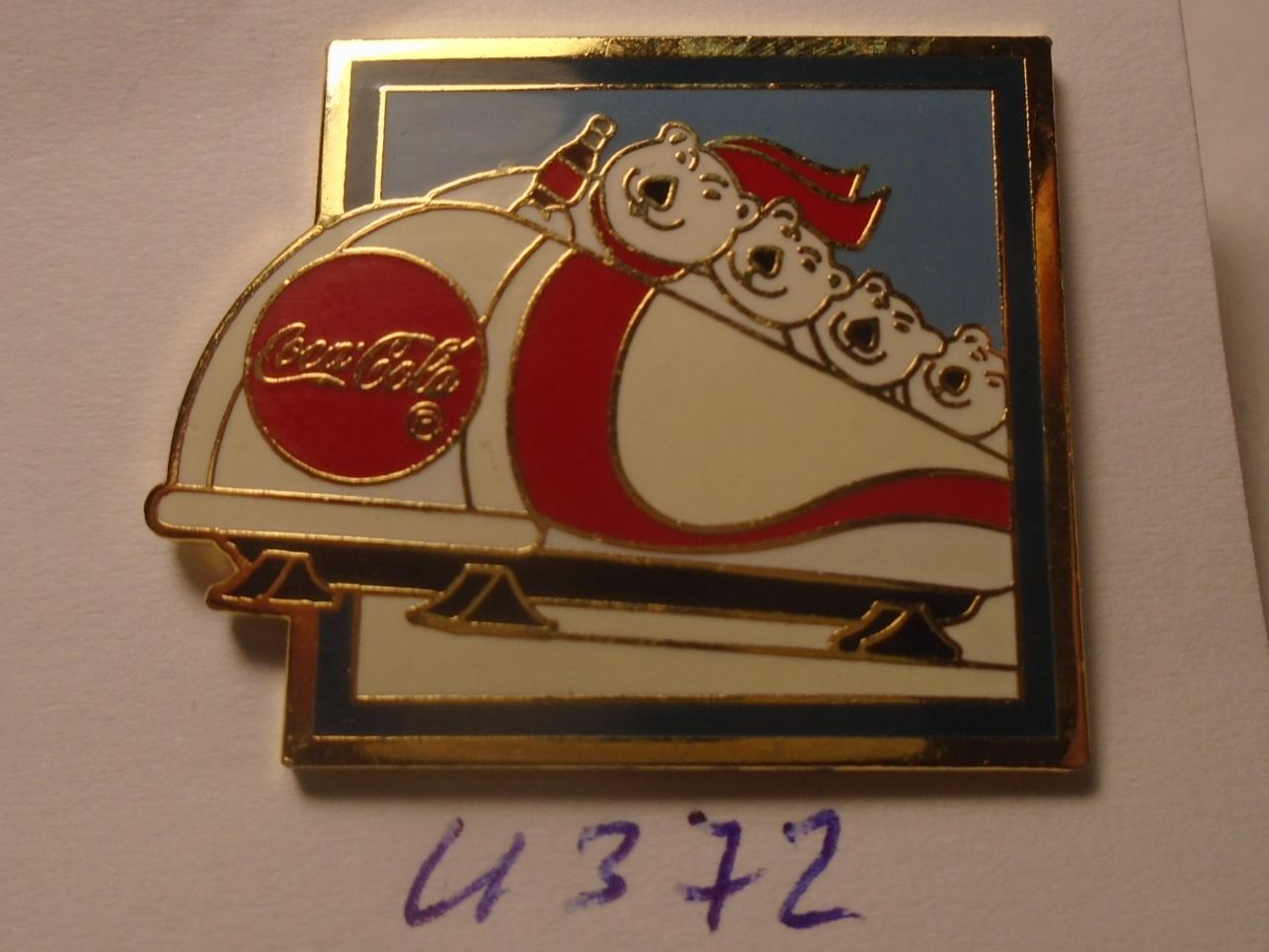 Coca-Cola Plaketten & Abzeichen: 1 Coca-Cola Eisbären Bob Team Pin (U372) – Gebraucht aus Winterthur von Beli2000