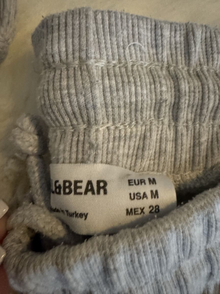 Kleiderpakete: Pull&Bear Sweatshirt und Jogginghose wide Leg  Grau M – Gebraucht aus Aarburg von manju2007 3