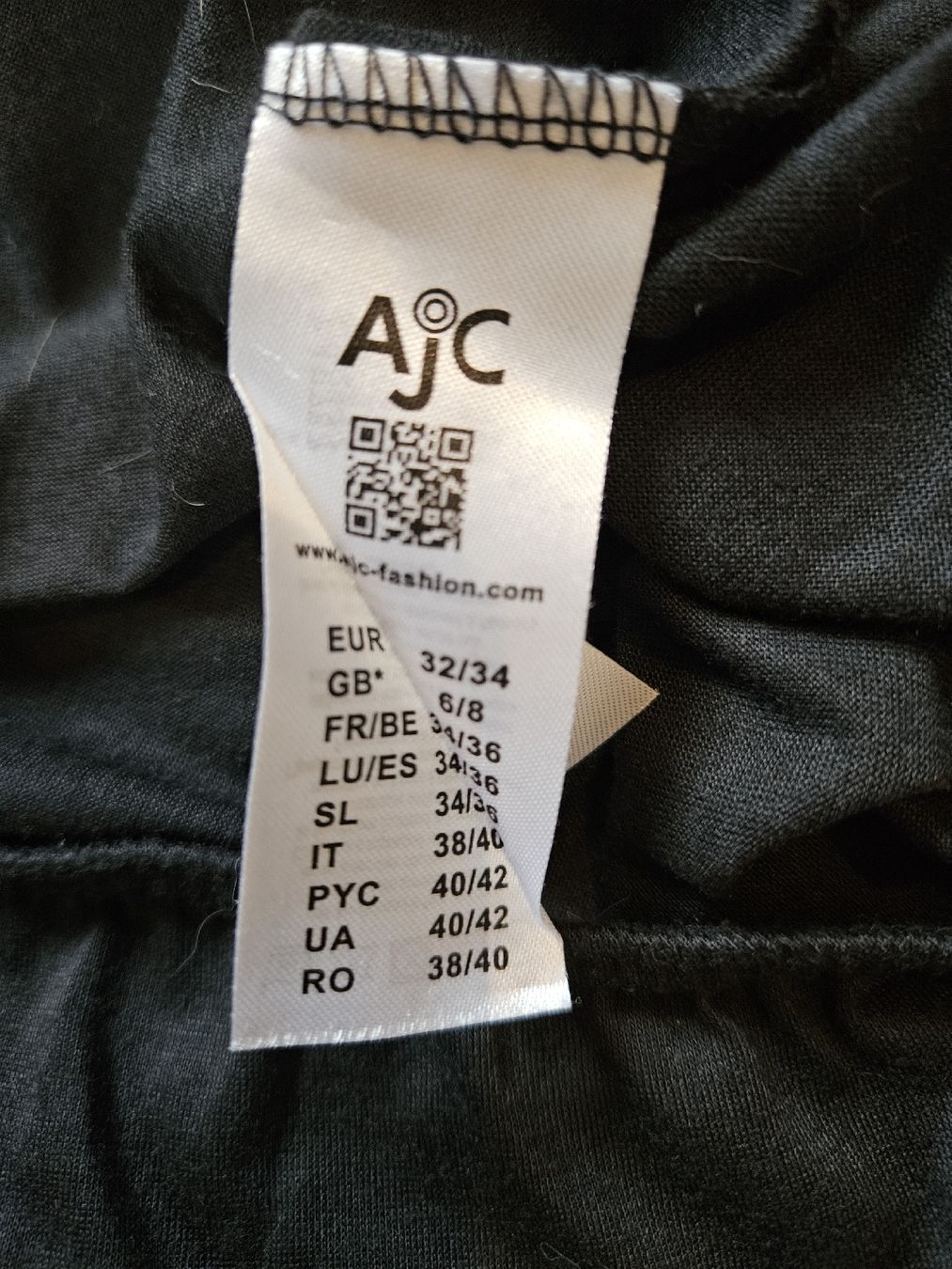 T-shirt: Schwarzes Sommer T-Shirt von AJC – Usato da Ebikon venduto da SecondChance_byM 3