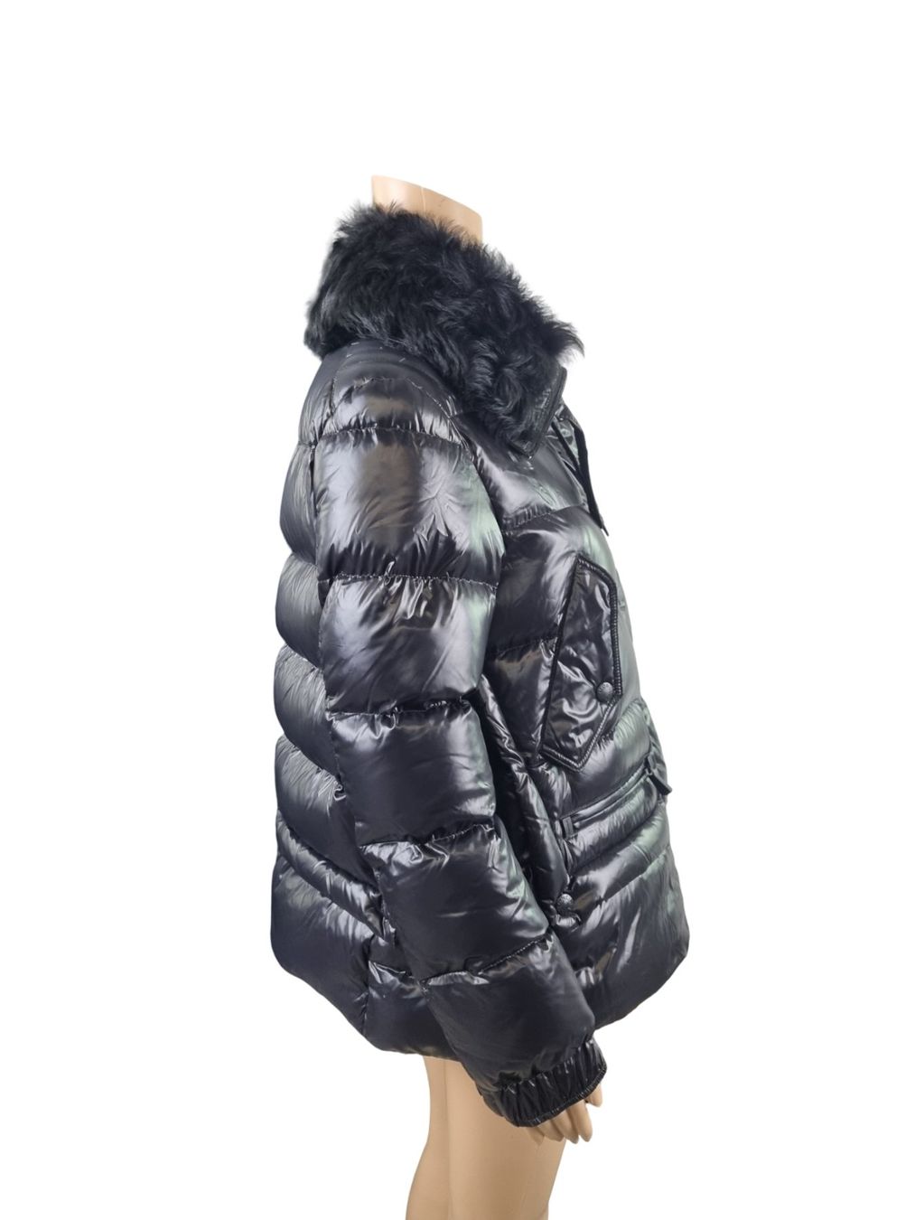 Moncler Jacken: MONCLER Saint Bermard Giubbotto Gr. 2 – Gebraucht aus Wangen b. Olten von Restwert_Wangen 4