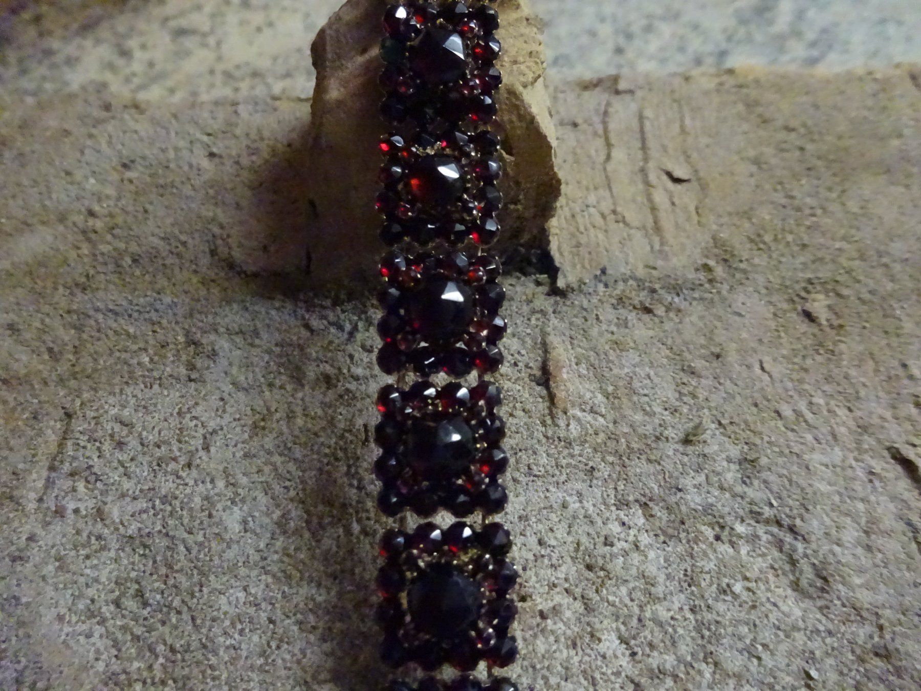 Bracciali & Braccialetti: Art Déco Granat Armband – Usato da Esslingen venduto da FetteSchnecke 4