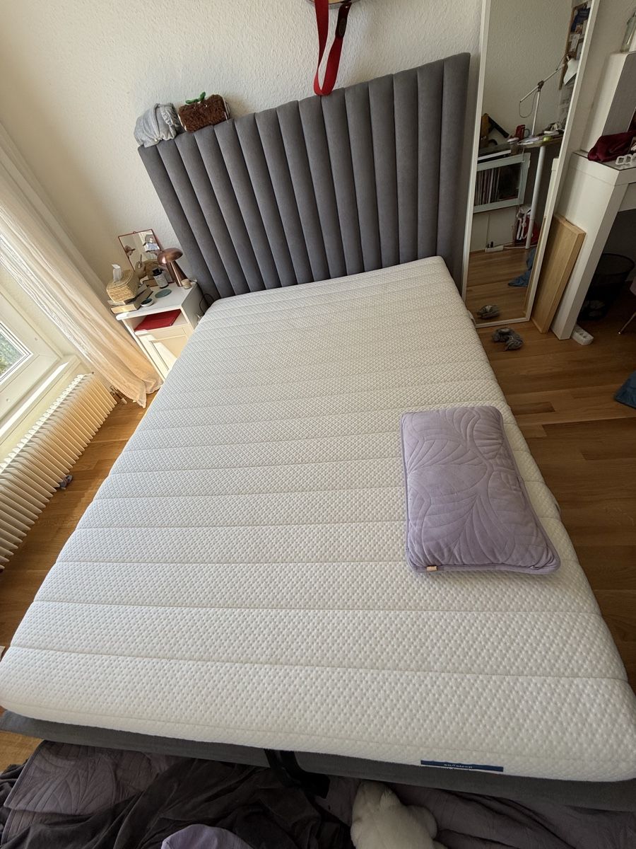 Letti: Lit et matelas 140cm x 200cm – Usato da Chêne-Bougeries venduto da Kaiwa 1