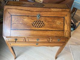 Joli petit secrétaire Louis XV,fin18 ème,cachettes,marqueté.