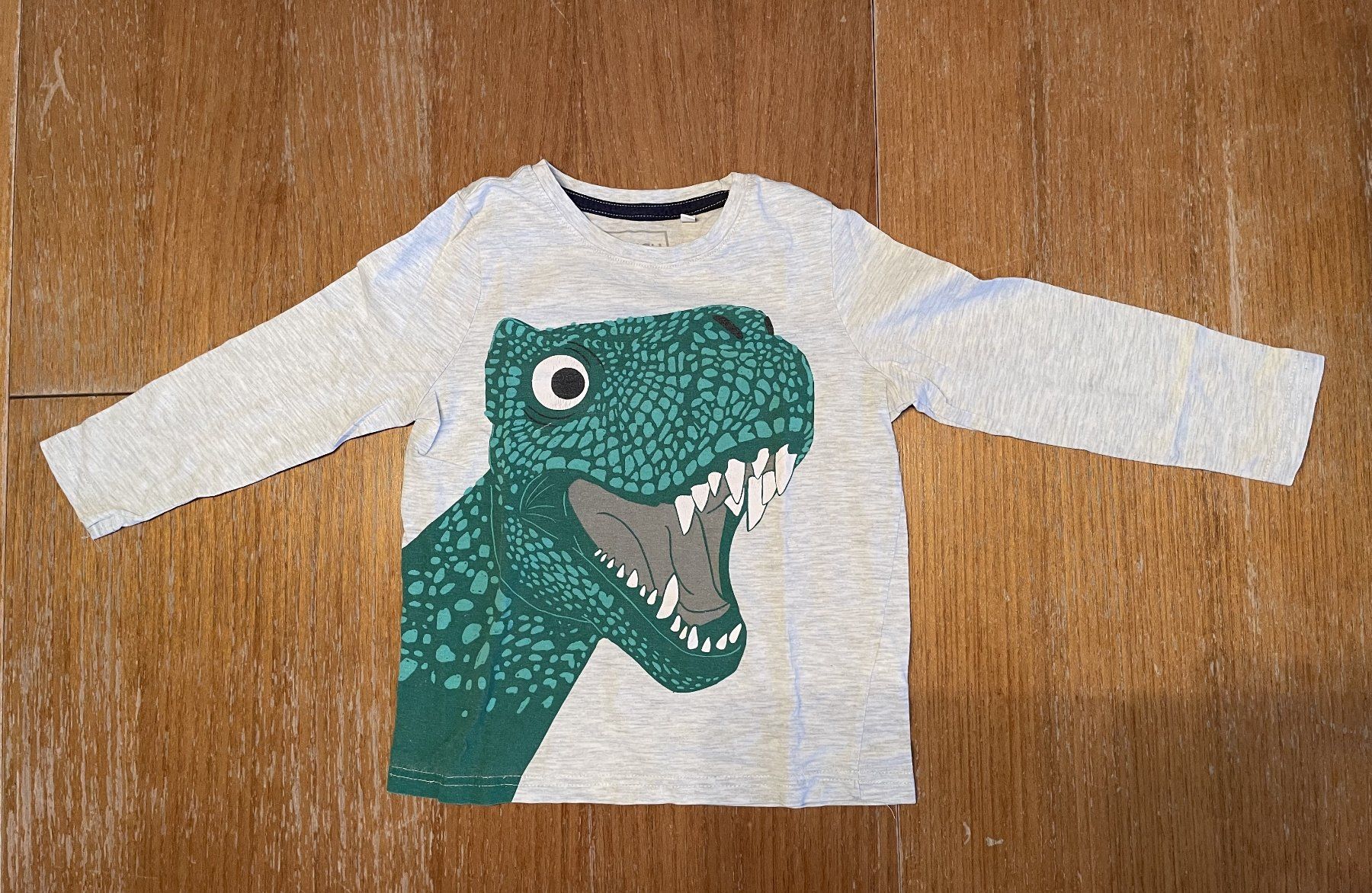 Lotti & Set di vestiti: 7 Shirts Gr. 116 – Usato da Zürich venduto da Fagus11 4