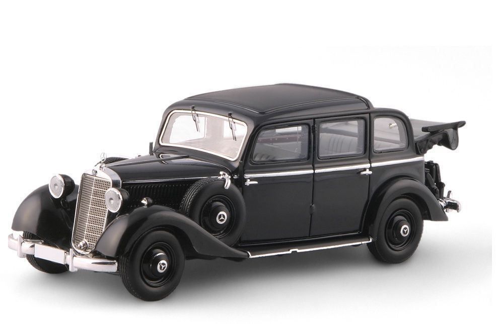 Mercedes-Benz Modellini d'auto: Mercedes Benz 260D Pullmann Landaulet – Nuovo e nell'imballaggio originale da Luzern venduto da aa43modelcars-Luzern