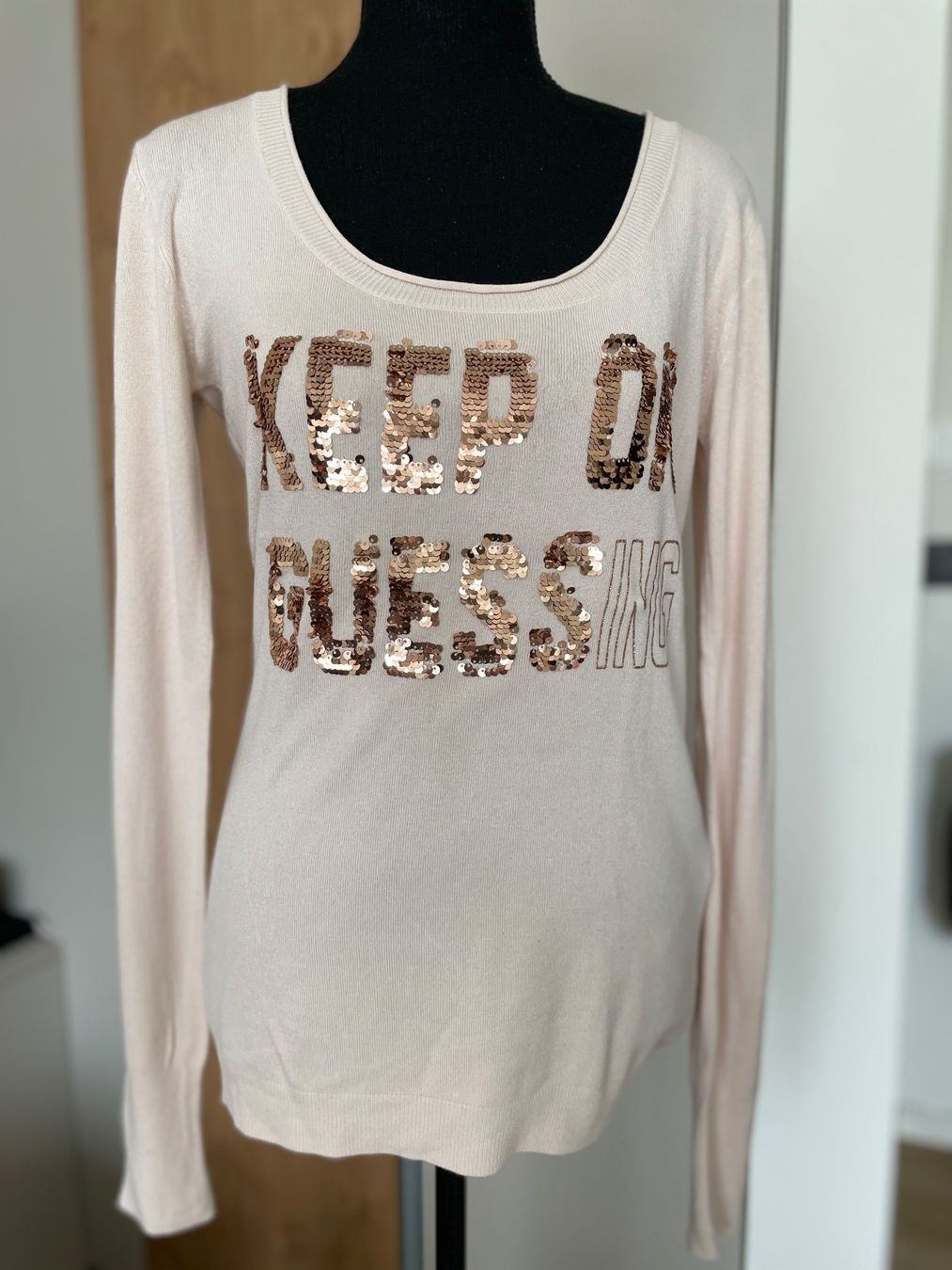 Guess Pullover & Sweatshirts: Guess Pullover mit Pailletten, Gr. M, Top Zustand! – Gebraucht aus Birsfelden von Nic21 1