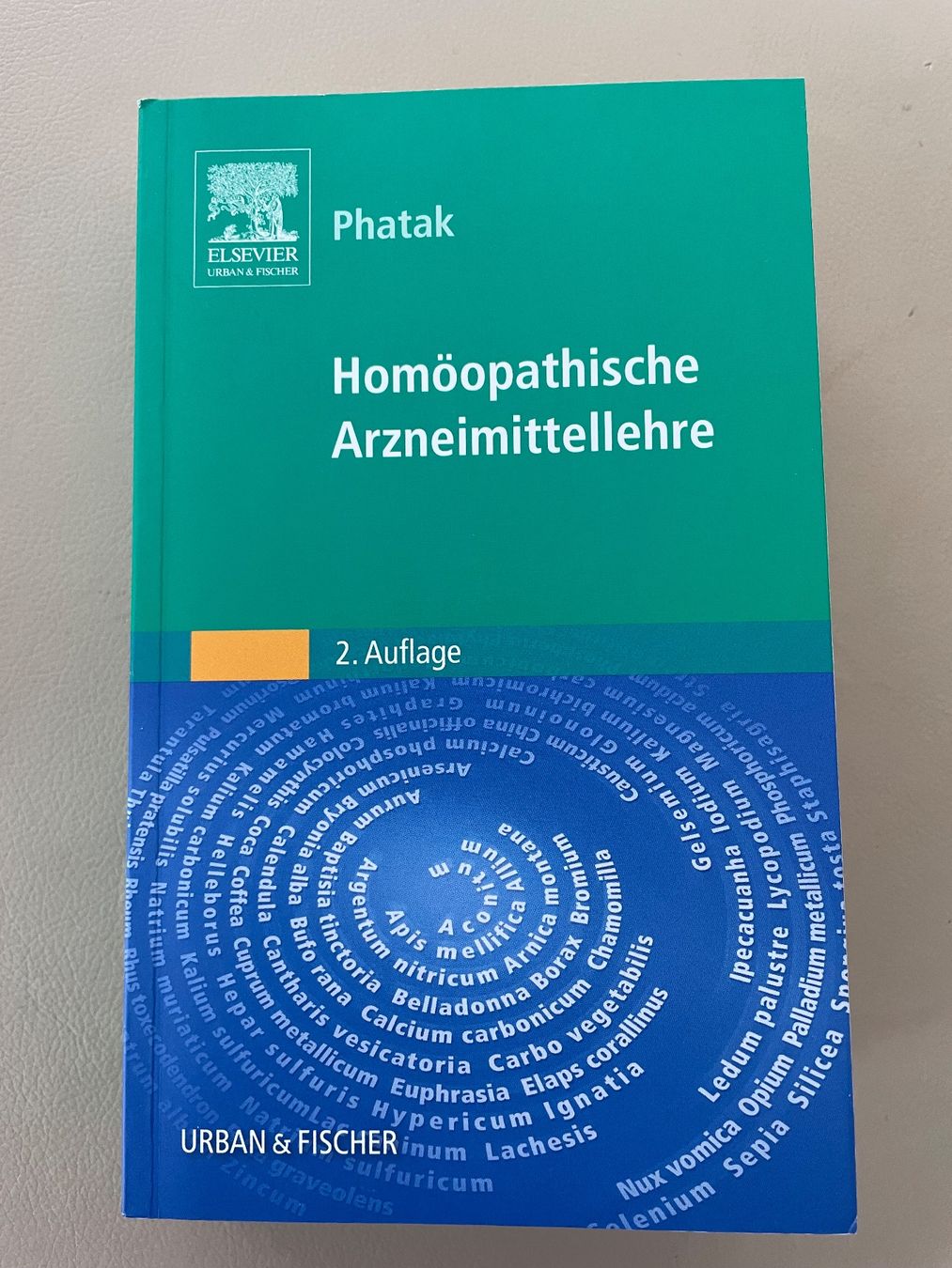 Bücher: Homöopathische Arzneimittellehre – Gebraucht aus Kriens von Mayang