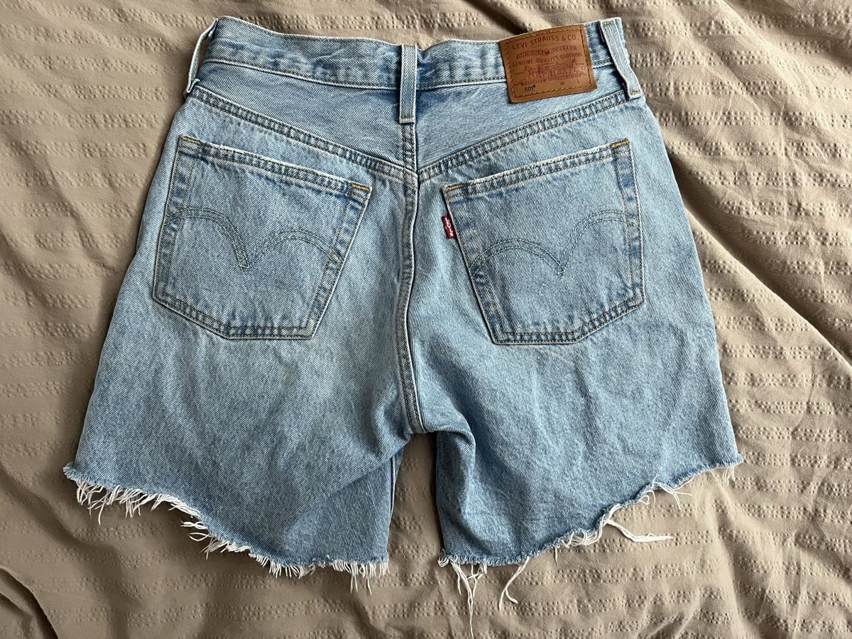 Levi's Jeans: Levi's 501 Jeansshorts Gr. W25 – Gebraucht aus Biel/Bienne von nurrund 2