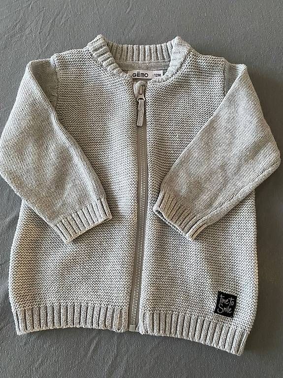 Lotti & Set di vestiti: Trainerhosen und Kappen und Pullover – Usato da Reinach BL venduto da lum_c2rl 1
