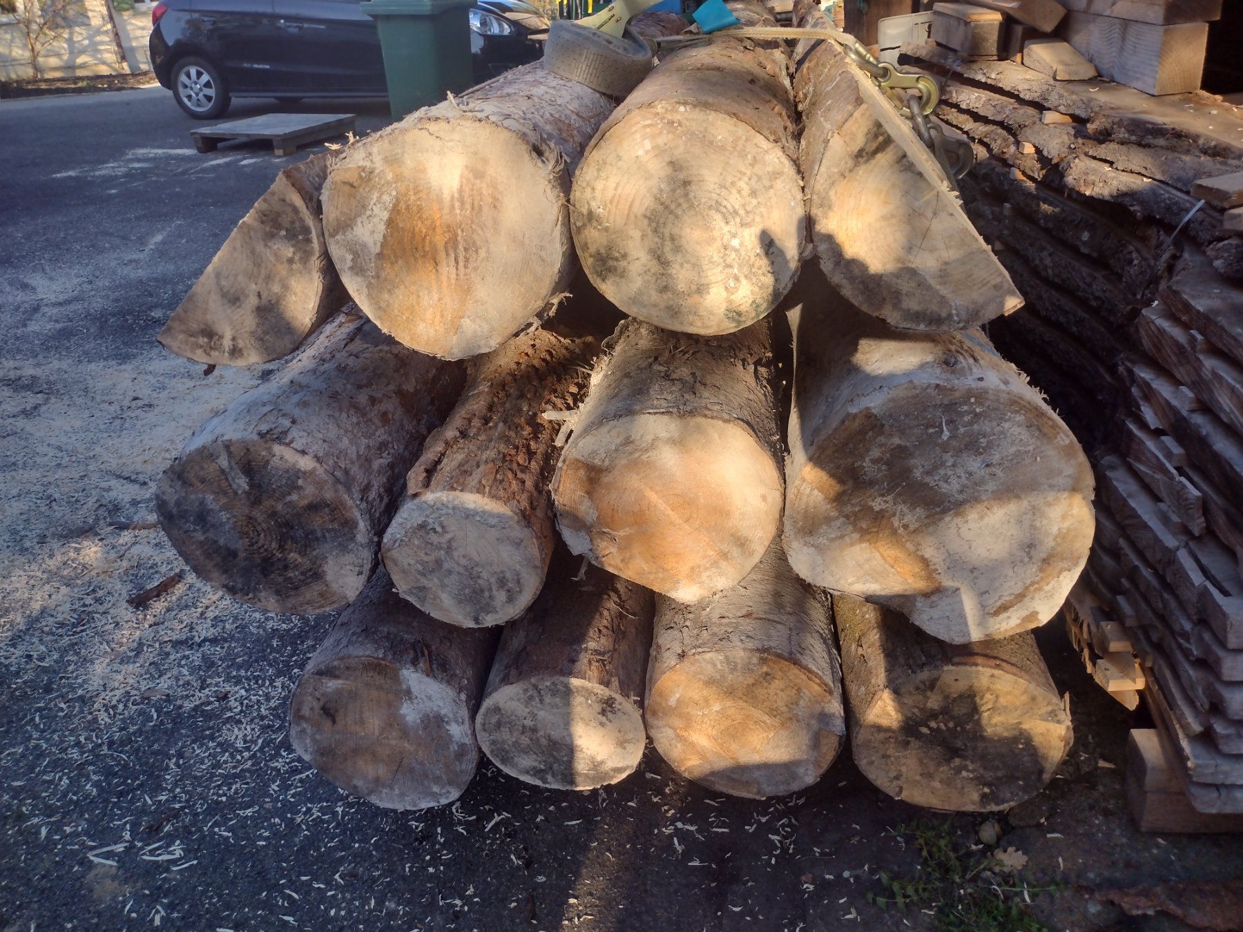 Articoli in legno: Rundholz Säulen, Stützen 2,30 m – Usato da Dinhard venduto da Mittelstenweiler 2