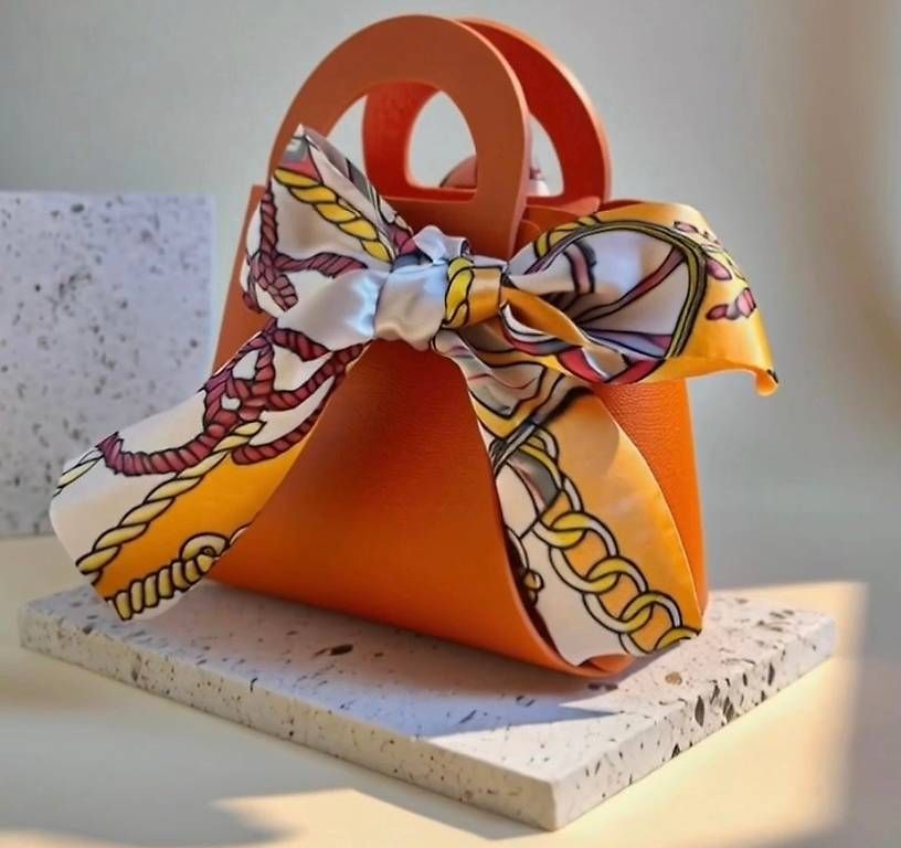 Taschen für Damen: Petit sac cadeau Neuf – Gebraucht aus Lucens von TCG_sellnbuy 1