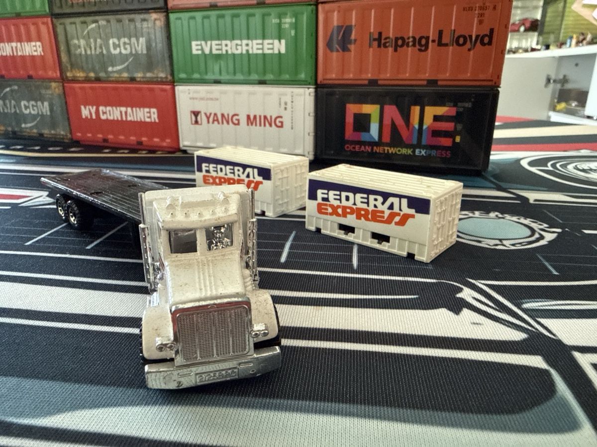 Peterbilt Modellautos: Matchbox Peterbilt Sattelzug Federal Express Weiss, Sammlers – Gebraucht aus Basel von Zomeg 4