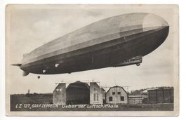 GRAF ZEPPELIN LZ 127 über der Luftschiffhalle