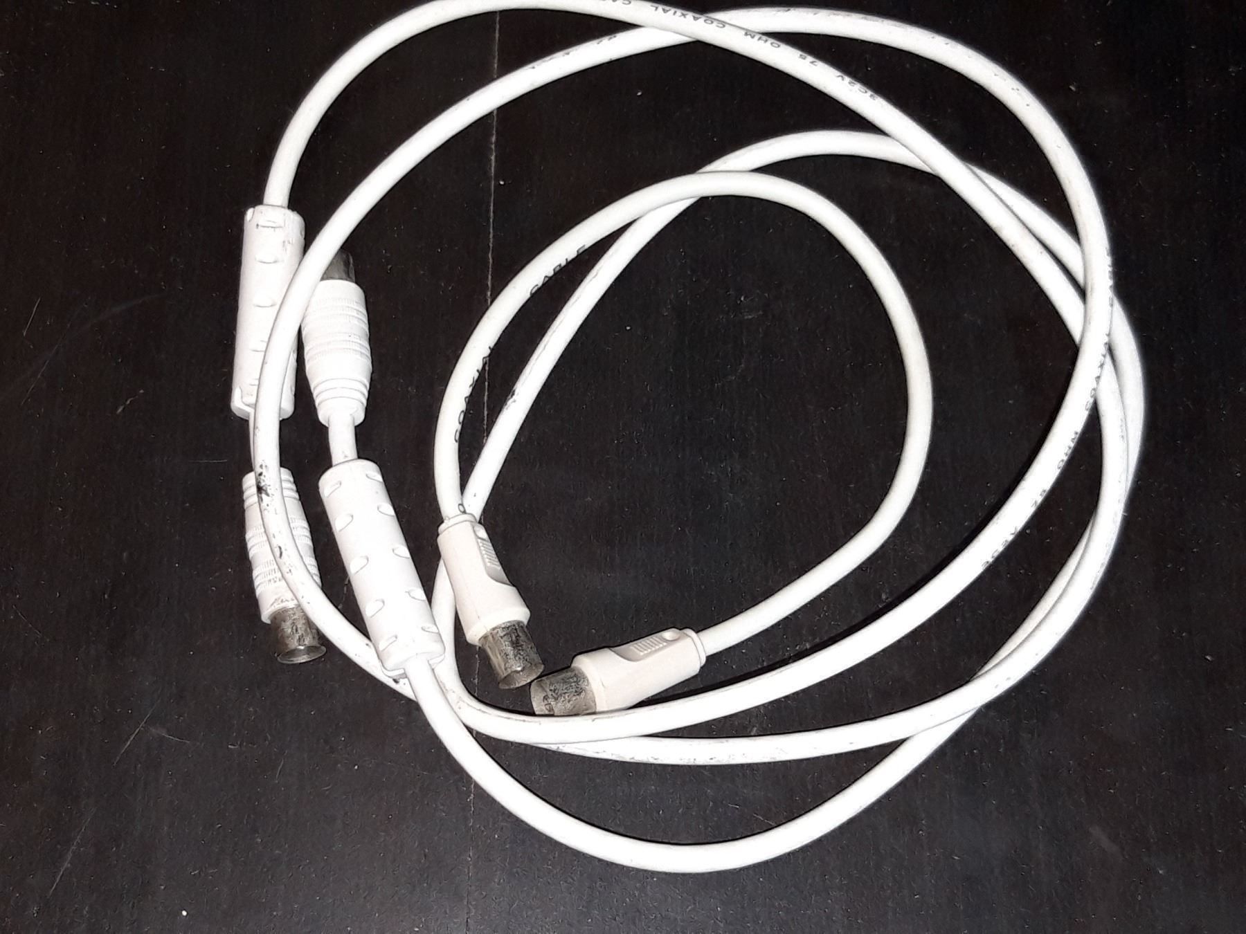 Kabel: Cable TV – Gebraucht aus Bionnens von Meg011