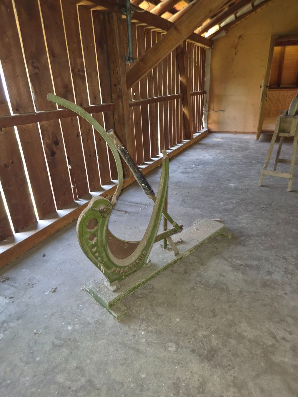 Tutti gli attrezzi: Ancienne cisaille à bottes de foin – Usato da Monts-de-Corsier venduto da pre_wr9v 1