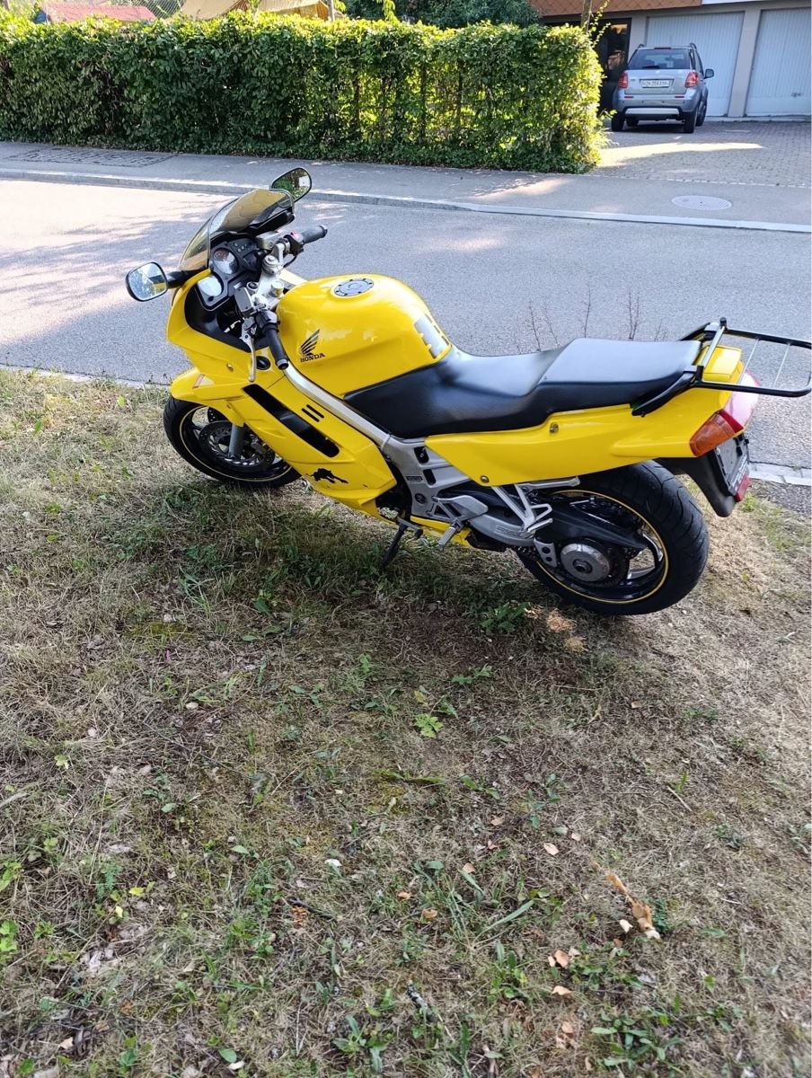 Honda Strada: Honda VFR – Usato da Dietlikon venduto da Toyo7 1