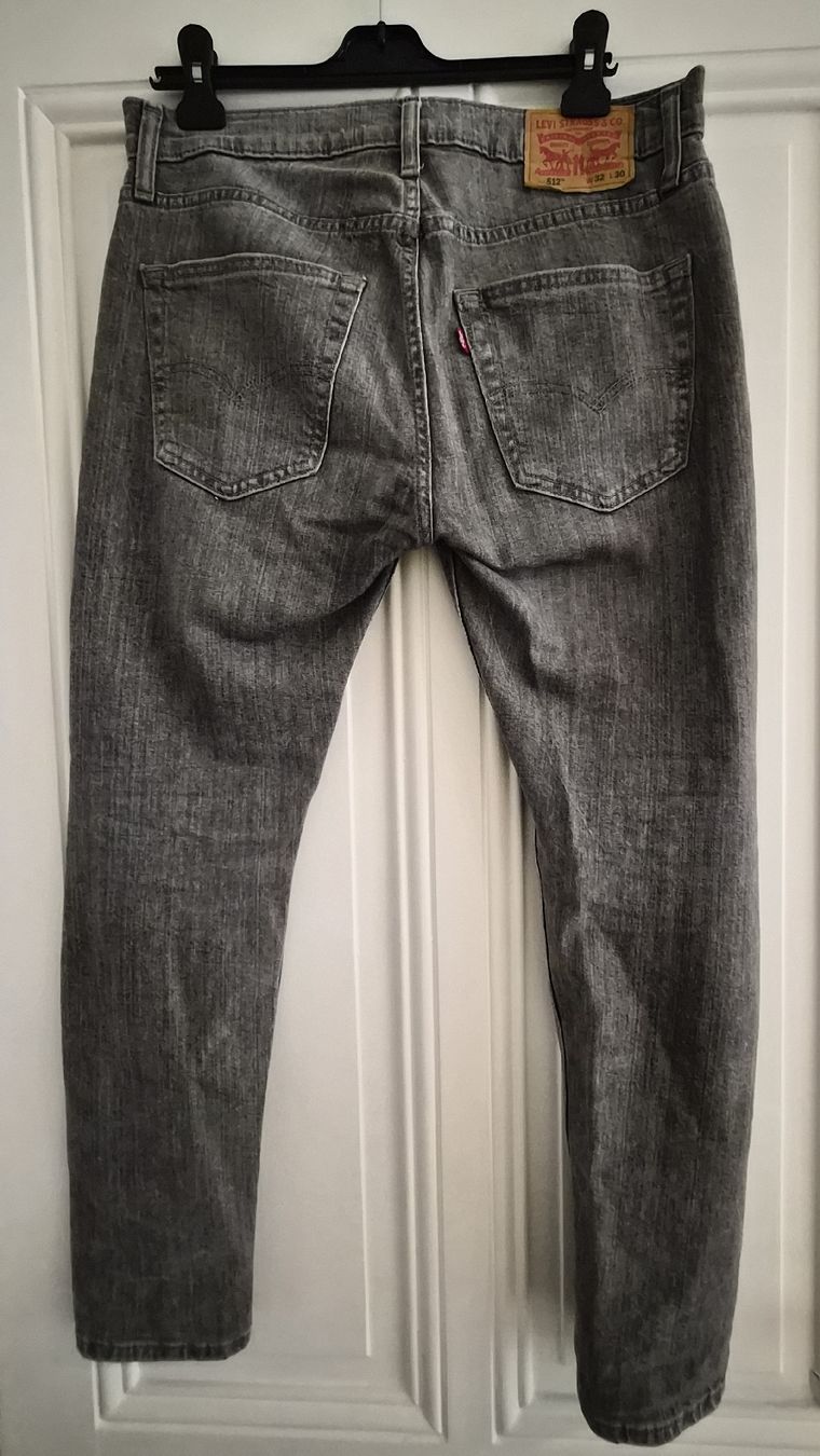 Levi's Jeans: Grey Levi 512 32x30 – Usato da Genève venduto da dan_qns7 2