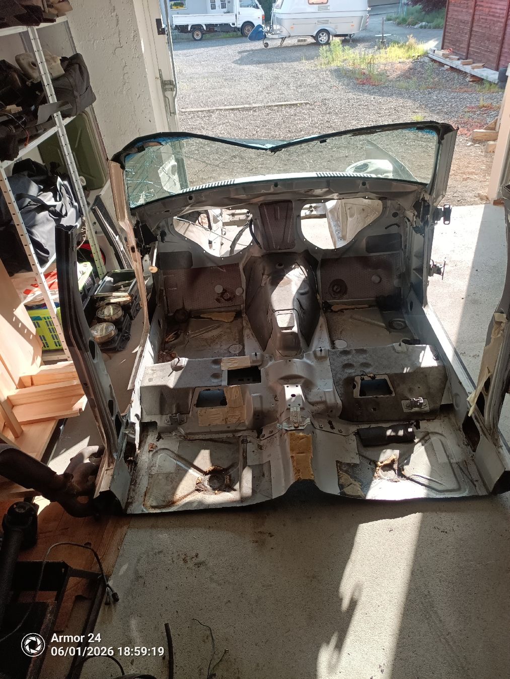 Volvo Automobili: Volvo 240 Front – Difettoso da Kirchenthurnen venduto da 123_g8yj 2