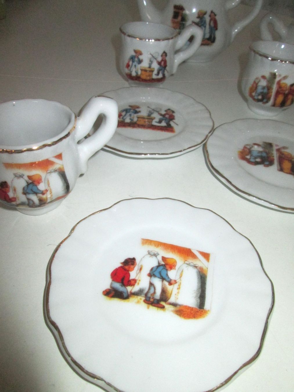 Giocattoli: Puppen Kaffee-Service, vintage – Usato da Sementina venduto da babucia 2