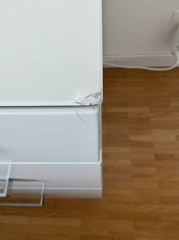 Comodini: Nachttisch // Table de chevet // Bedside Table – Usato da Cologny venduto da els_tvj8 1