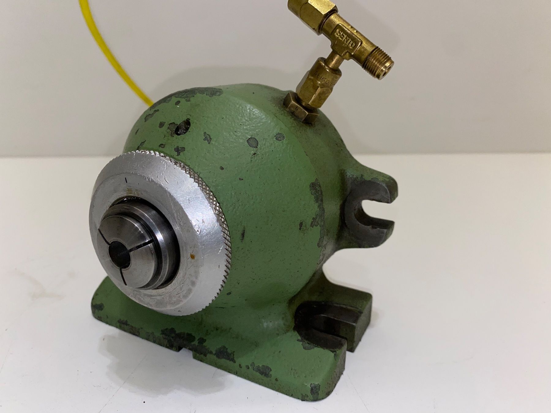 Schaublin Tutti gli attrezzi: Pneumatisches Spannzangenfutter Schaublin W20 – Usato da Boswil venduto da ABLagerBoswil 2