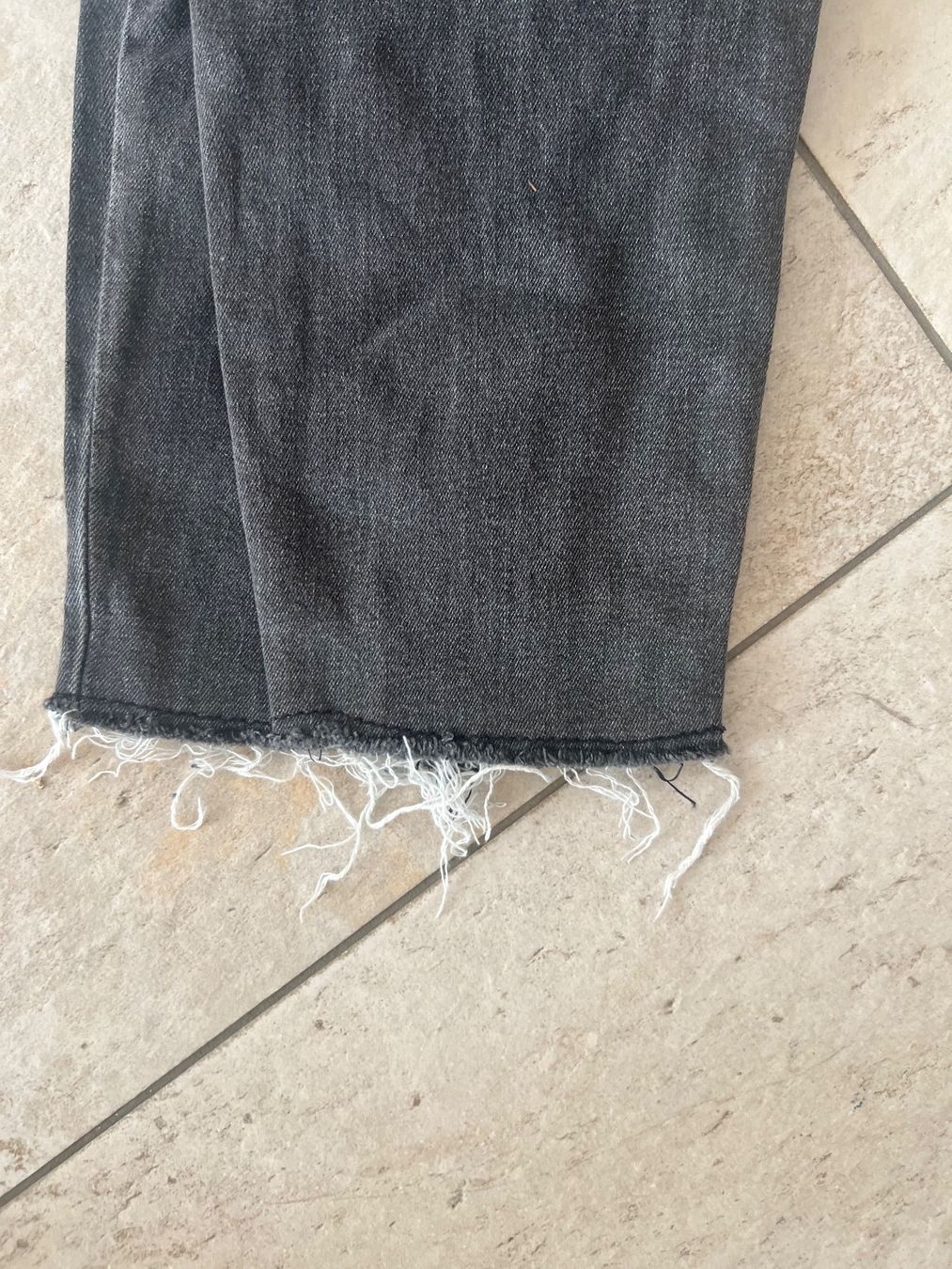 Jeans: Jeans grau/Schwarz Gr .40 neu – Neu (gemäss Beschreibung) aus Seewen SO von Muggi3 2