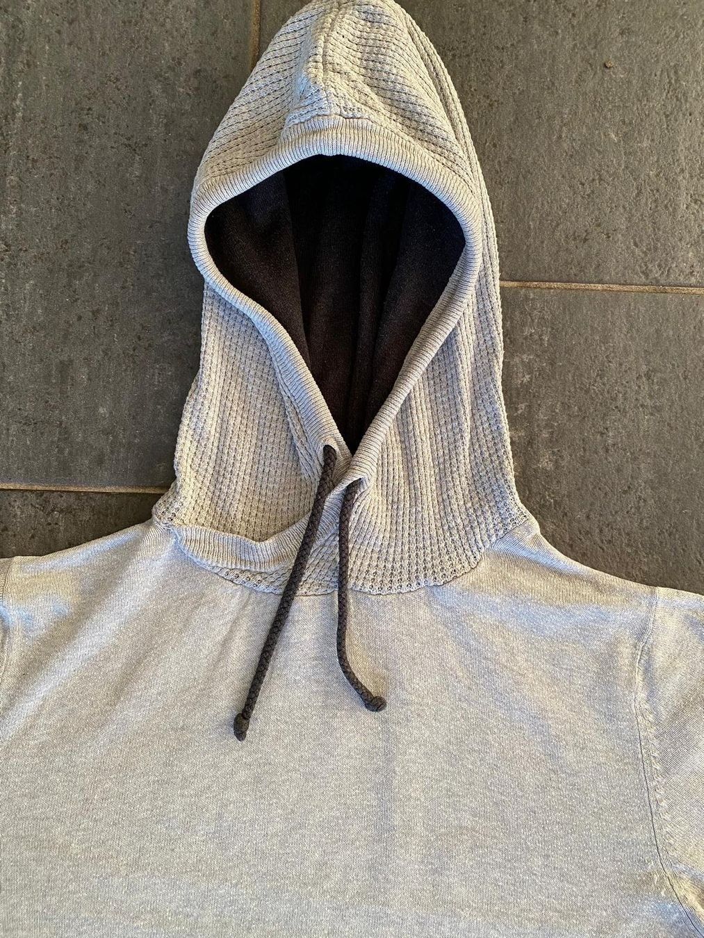 Maglioni & Felpe: Kapuzen Sweat Shirt - Grösse S – Usato da Basel venduto da san_2jbt