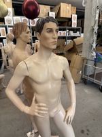 Schaufensterpuppe Mann stehend 