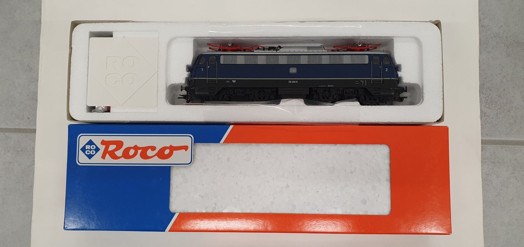 Roco Modellini di ferrovie: Roco 43790  DB BR E10 110 330-8  Bügelfalte, blau – Nuovo (secondo la descrizione) da Würenlos venduto da jub_nd5j