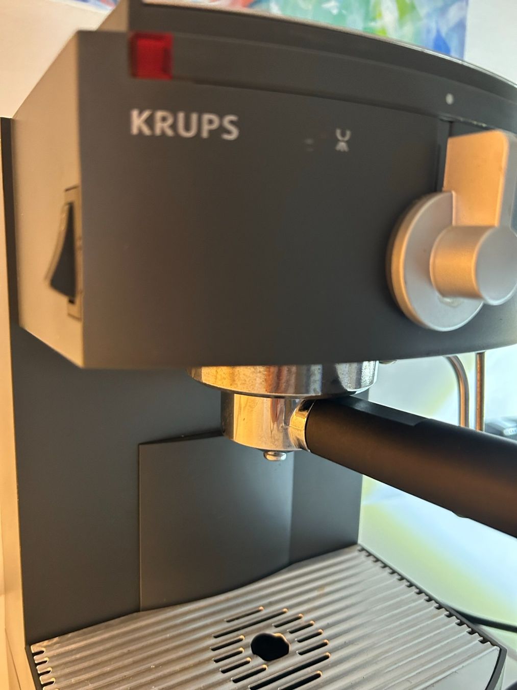 Krups Macchine per caffè & Macchine per espresso: Robuste machine à café Krups à capsules comme neuve, révisé. – Nuovo (secondo la descrizione) da nyon venduto da Lbabi 6
