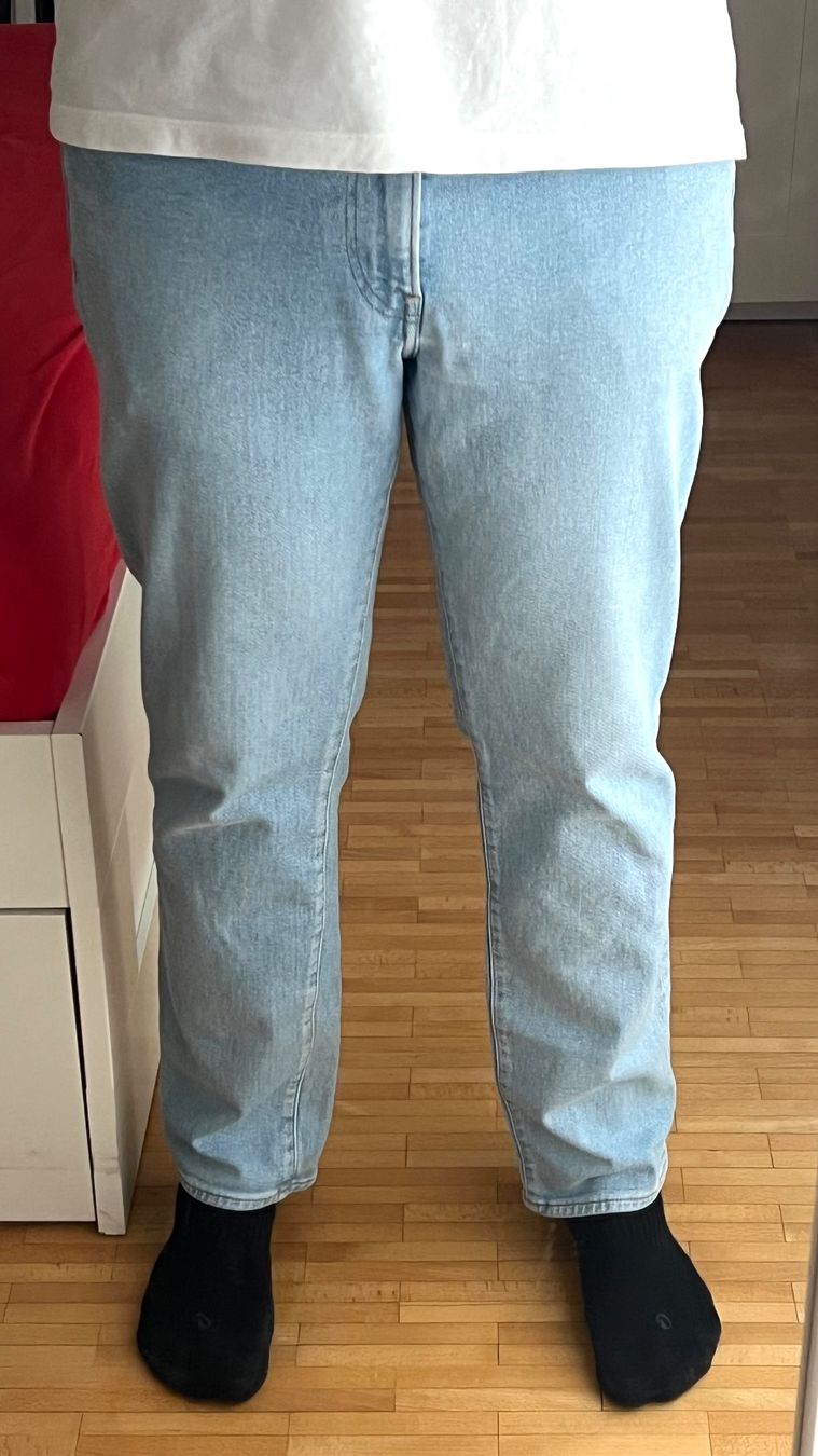 H&M Jeans: Jeans H&M 33/32 – Nuovo (secondo la descrizione) da Lausanne venduto da luciano_RIC1 1