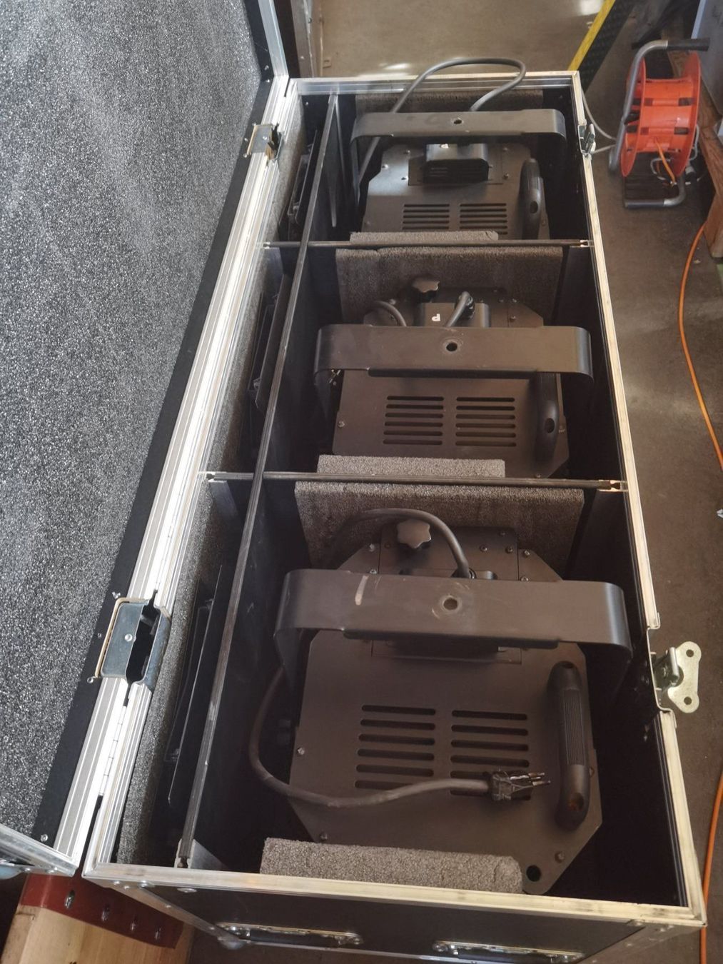 Lampen: Profiler 2Kw 3er Sett – Gebraucht aus Aesch LU von Cubic 3