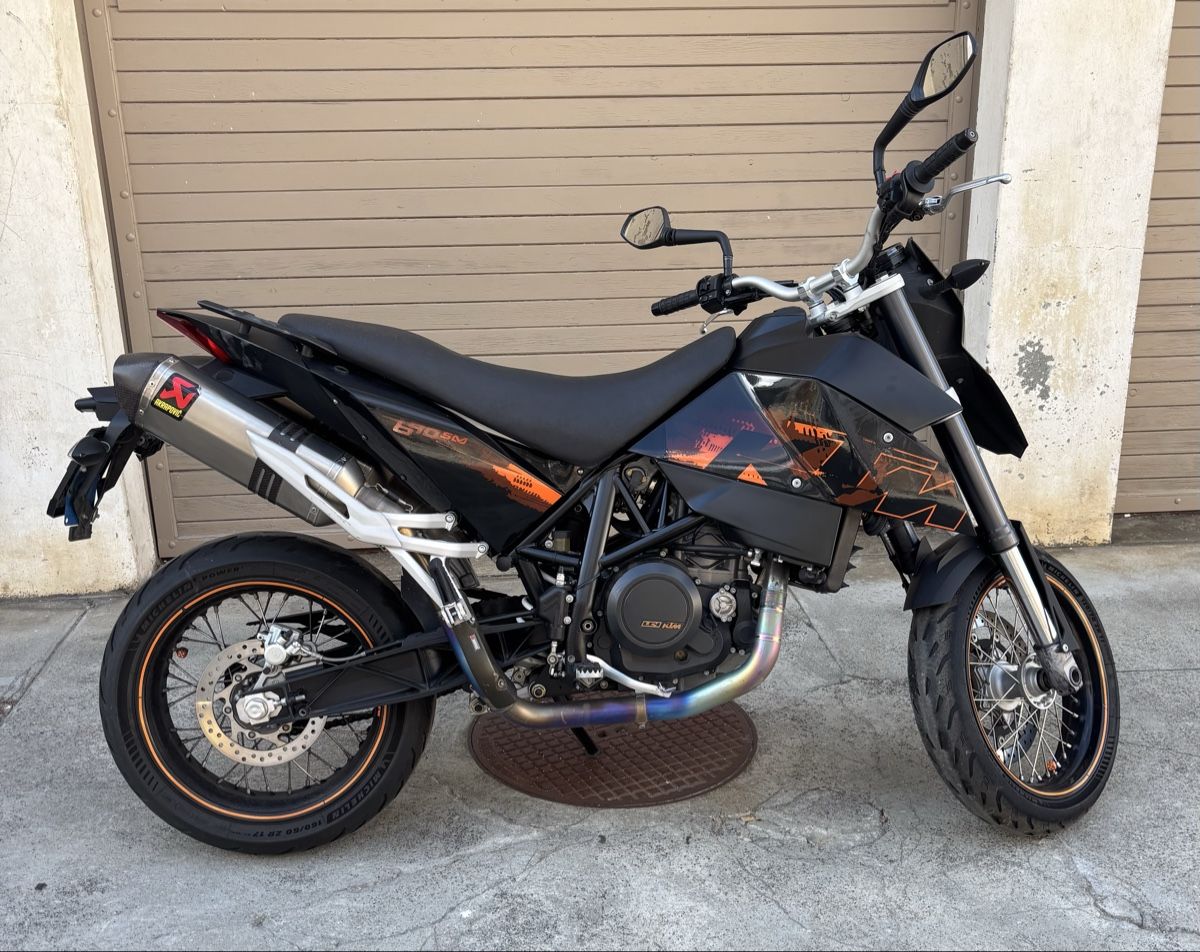 KTM Strasse: KTM 690 SM - année 2008  – Defekt aus St-Imier von ic.27