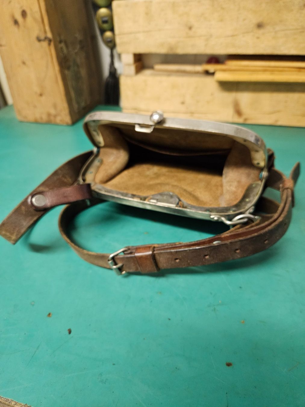 Schweizer Armee Uniformi: Ledertasche Schweizer Armee Bahn SBB Post Tasche PTT Vintage – Usato da Ostermundigen venduto da Swissmarmota 2