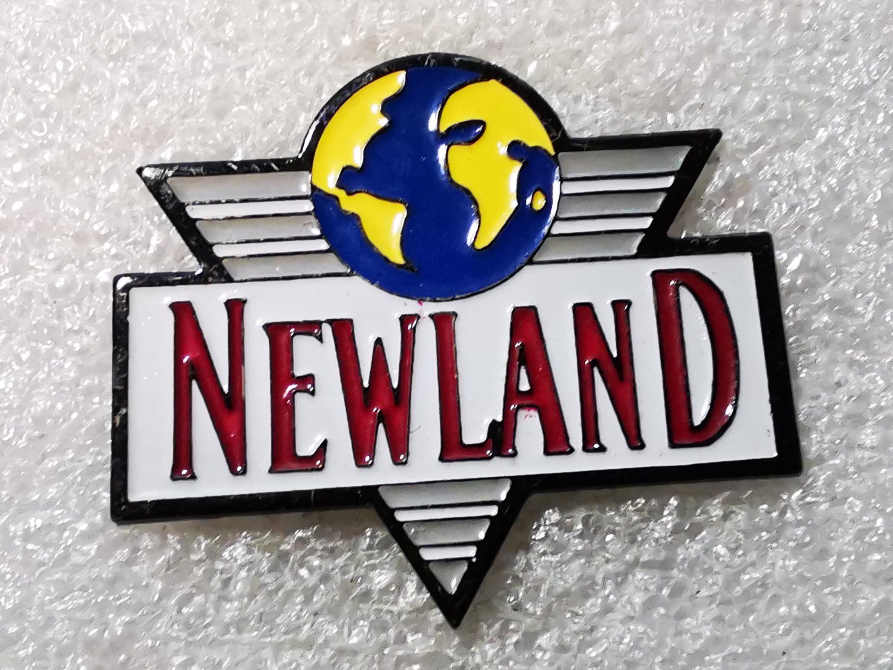 Placchette & Badge: Ansteckpin 48: Newland – Usato da Oppligen venduto da Pin-Fall-Shop
