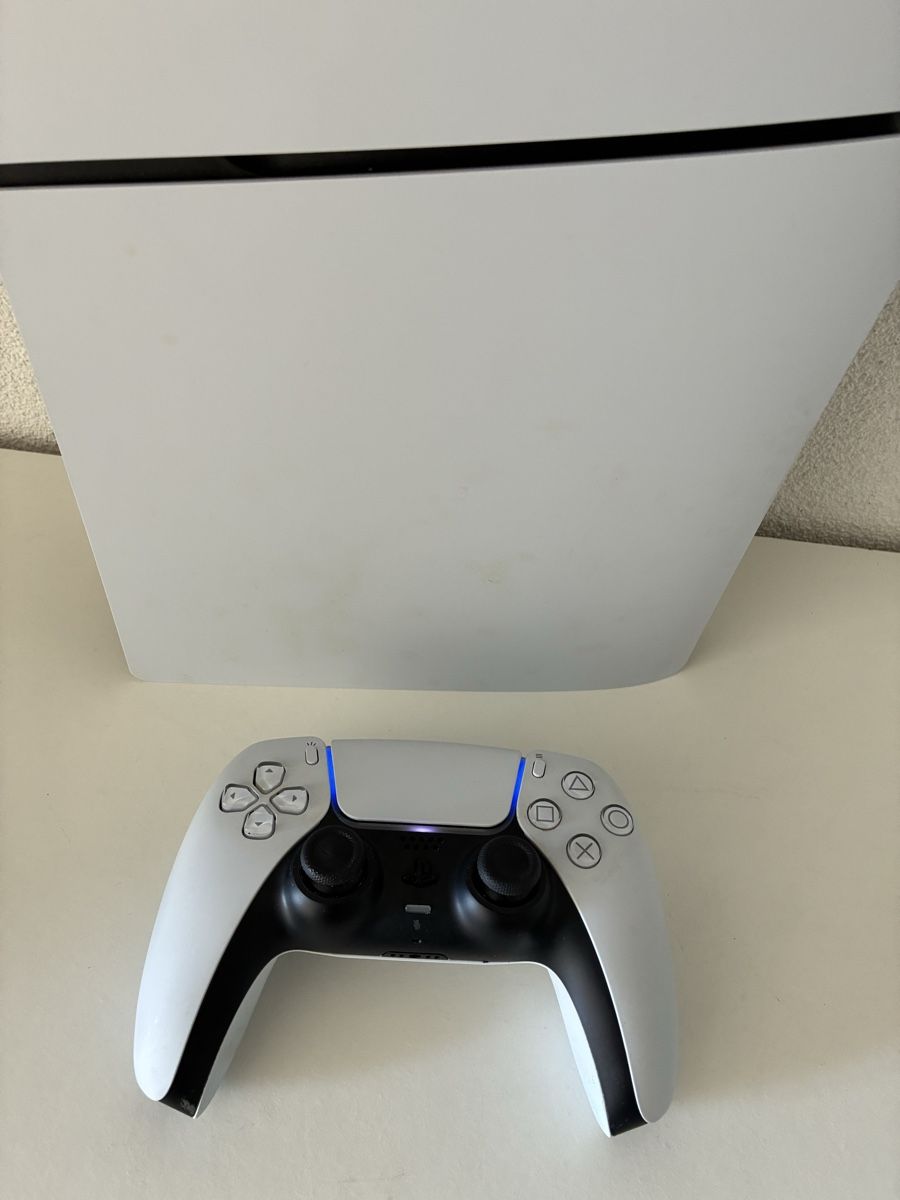 Sony Konsolen: PS5 Slim Digital avec manette – Gebraucht aus Prilly von Valentin833 1
