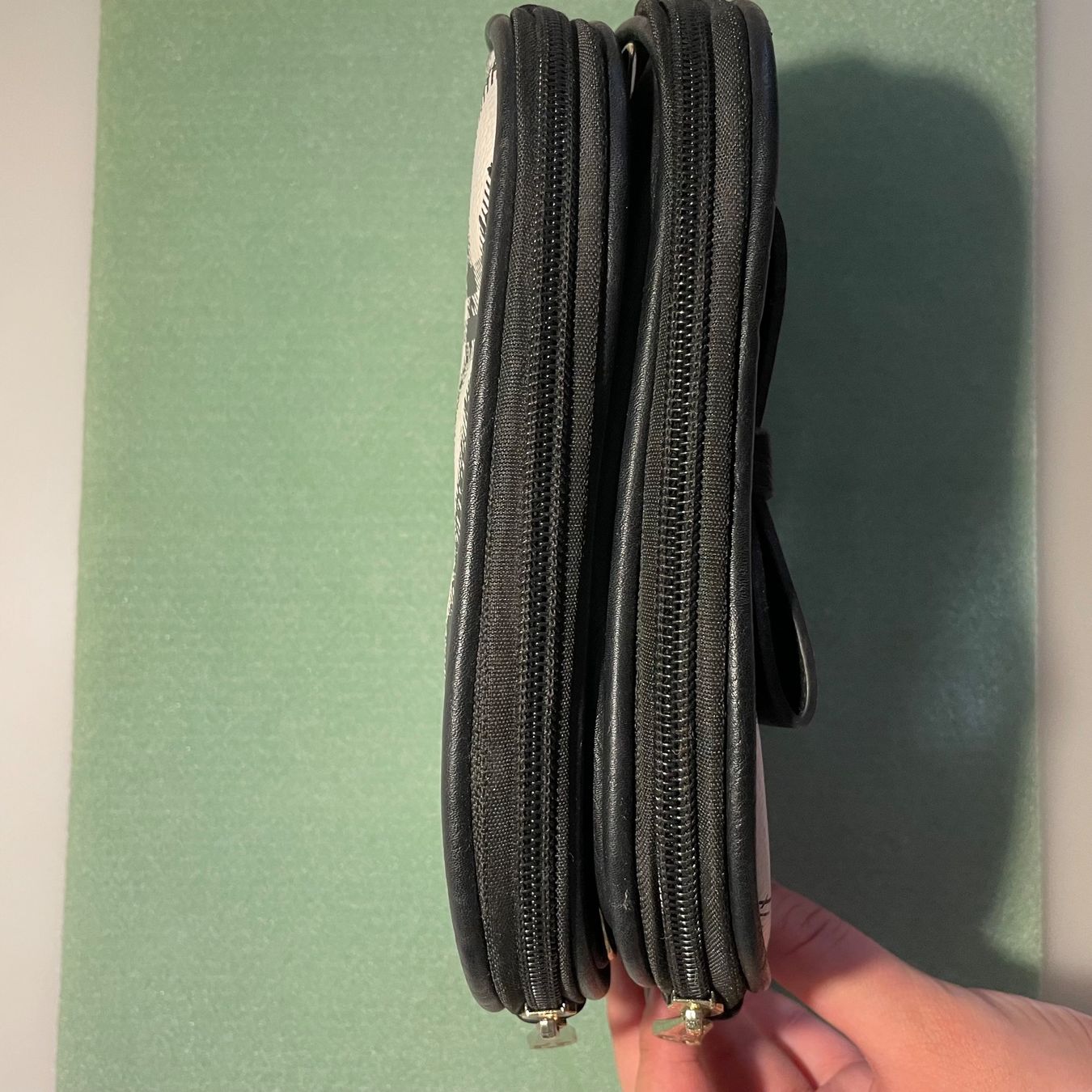 Custodie per cosmetici: Kosmetik Tasche mit 2 Fächer, schwarz – Usato da Bellach venduto da Lapislazuli_blues 1