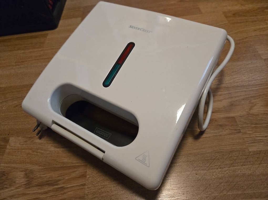 Küchengeräte: SilverCrest Sandwich Maker – Gebraucht aus Dettighofen von mirmu-7816