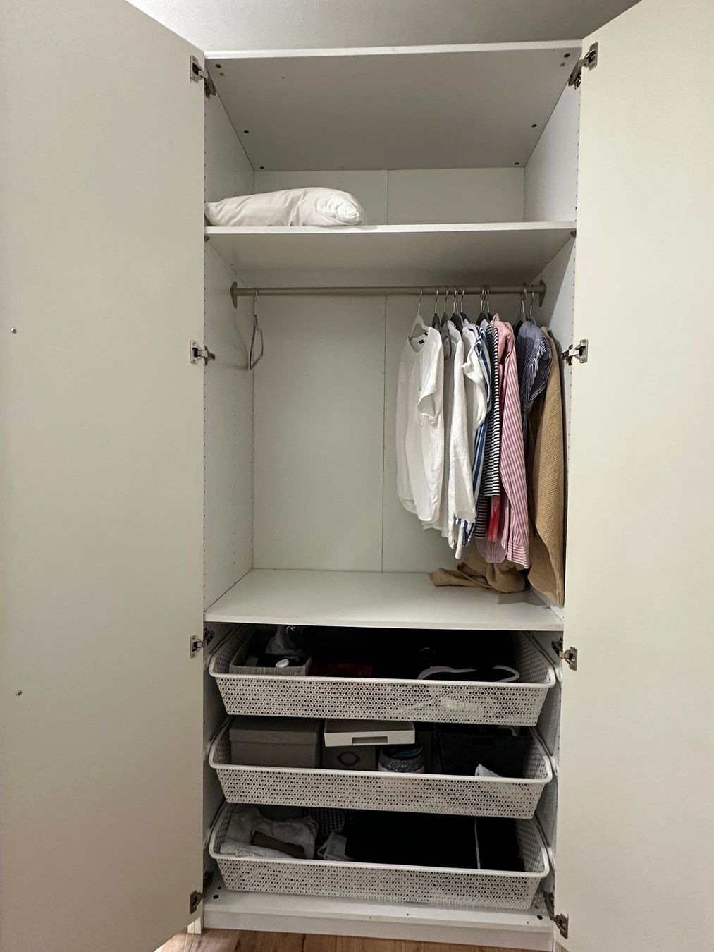 Ikea Armadi: Grosser IKEA PAX Kleiderschrank – Usato da Zürich venduto da hanvil100 1