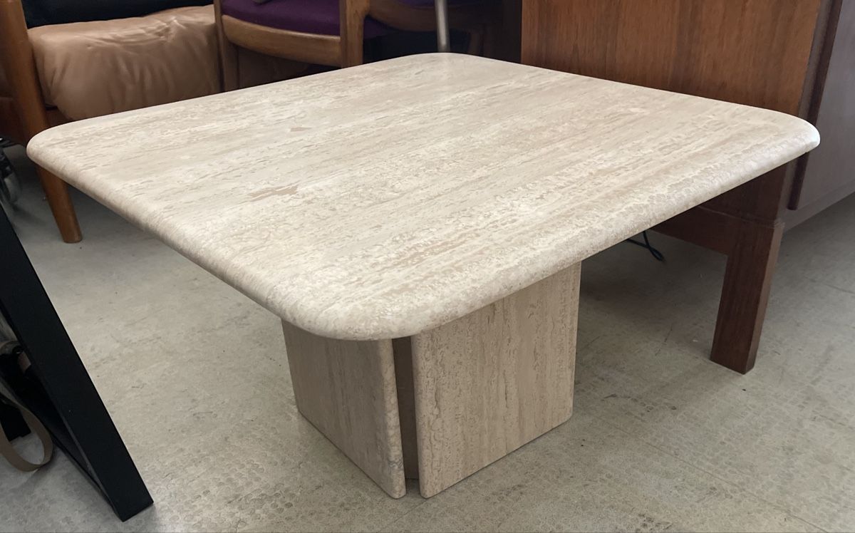 Tables: Travertin Couchtisch 70x70 cm – D'occasion à Grenchen par Nur_2540 7