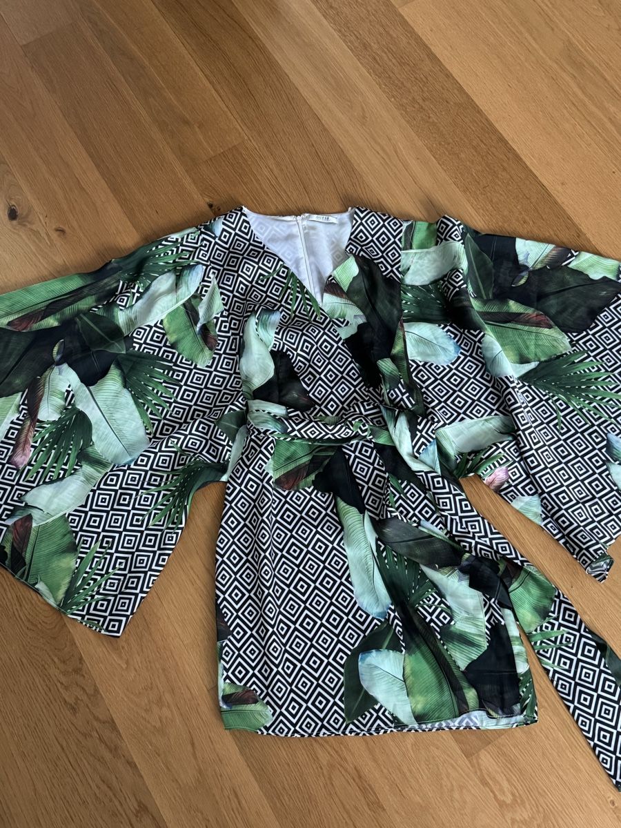 Guess Vestiti: Guess dress – Nuovo (secondo la descrizione) da Zürich venduto da reg_vvr6