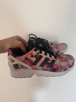 Adidas-Schuhe (Grösse 36), mit Blumenprint