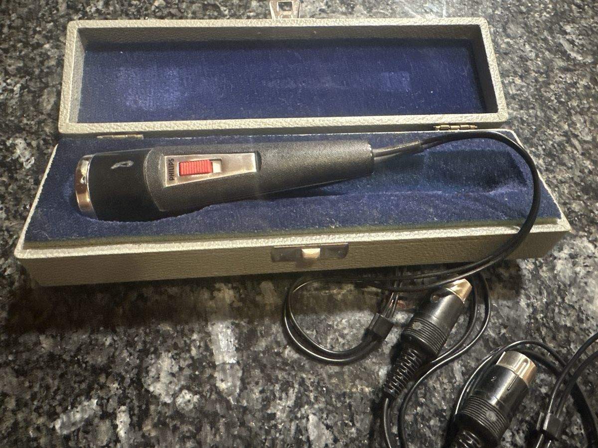 Philips Microphones: Philips Mikrofon mit Kabel und Box – D'occasion à Winterthur par 1122