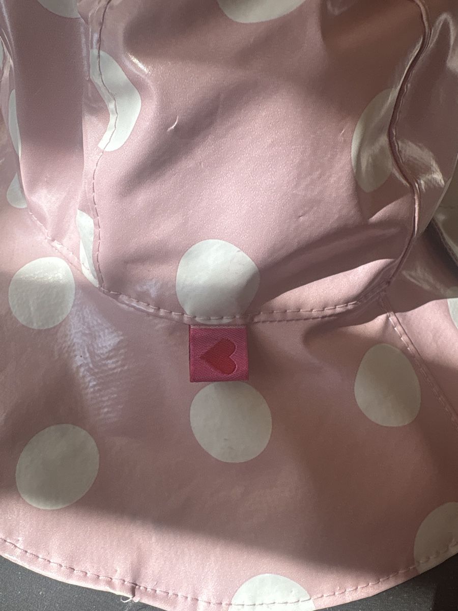 Altro abbigliamento per bambina: Selbstgemachter Kinderregenhut – Usato da Knonau venduto da ReMaaaan 1