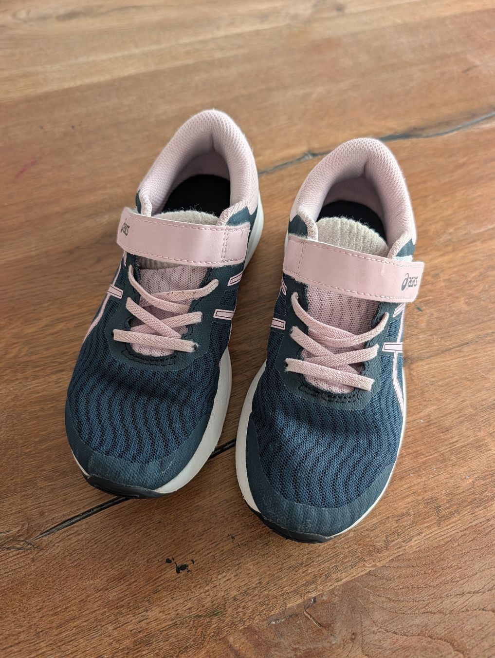 Asics Scarpe per ragazze: Asics Hallenschuhe – Usato da Trimmis venduto da Blueberry123 1