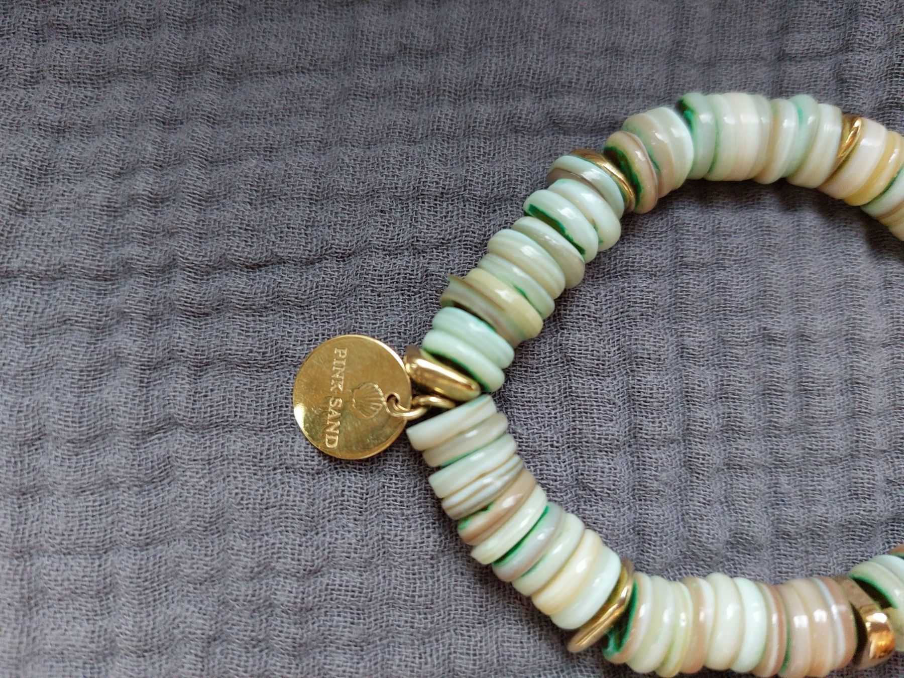Armbänder & -reifen: Armband Pink Sand: Achat-, Perlmuttstein & Muscheln – Gebraucht aus Luzern von isabelle033 1